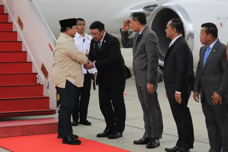 Pulang dari Mesir Prabowo Langsung Ratas Nataru